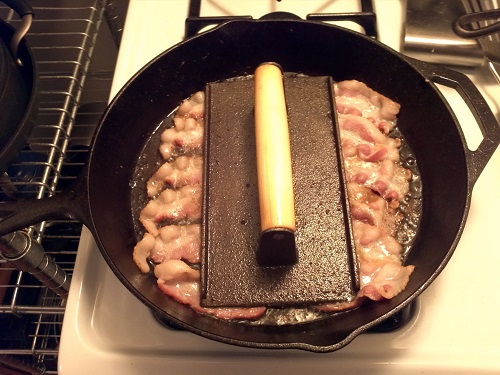 How To Use A Bacon Press